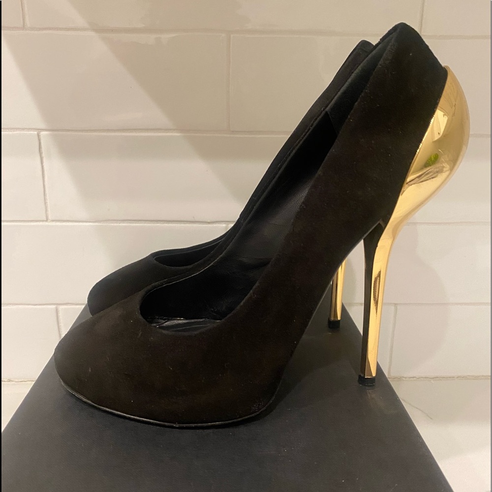 Giuseppe Zanotti black up with gold heel